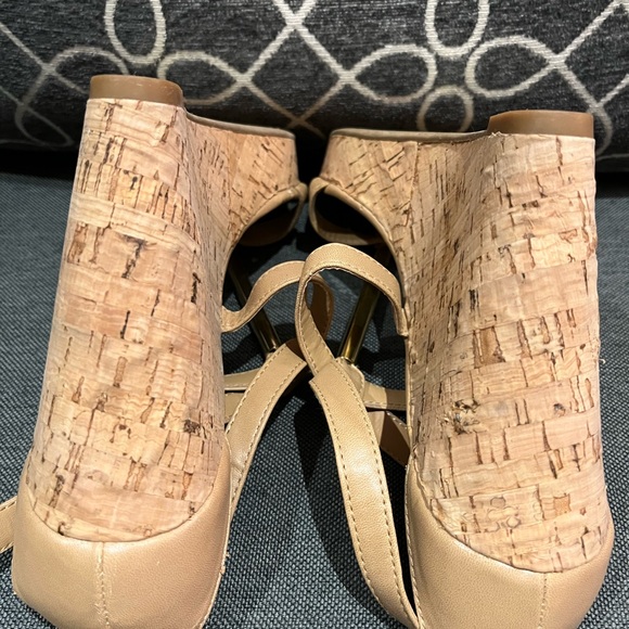 Dolce Vita Cork effect, Thong Wedge Sandal with gold accents, Never Worn… - Picture 7 of 14